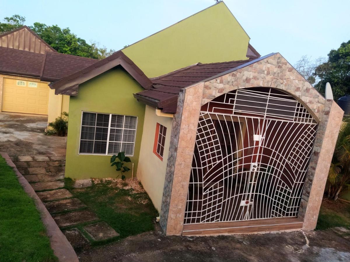 Gables Vacation Rentals With Private Gated Parking Onsite Knockpatrick Exterior foto