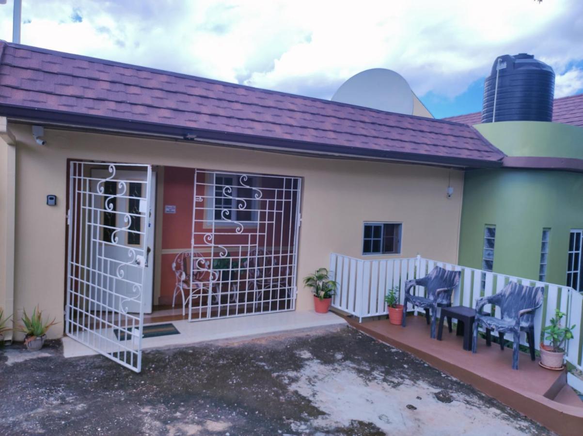 Gables Vacation Rentals With Private Gated Parking Onsite Knockpatrick Exterior foto